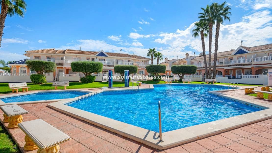 3 soveværelse Byhus til salg i Dona Pepa med swimmingpool - € 269.000 (Ref: 10145322)
