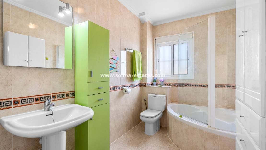 3 soveværelse Byhus til salg i Dona Pepa med swimmingpool - € 269.000 (Ref: 10145322)