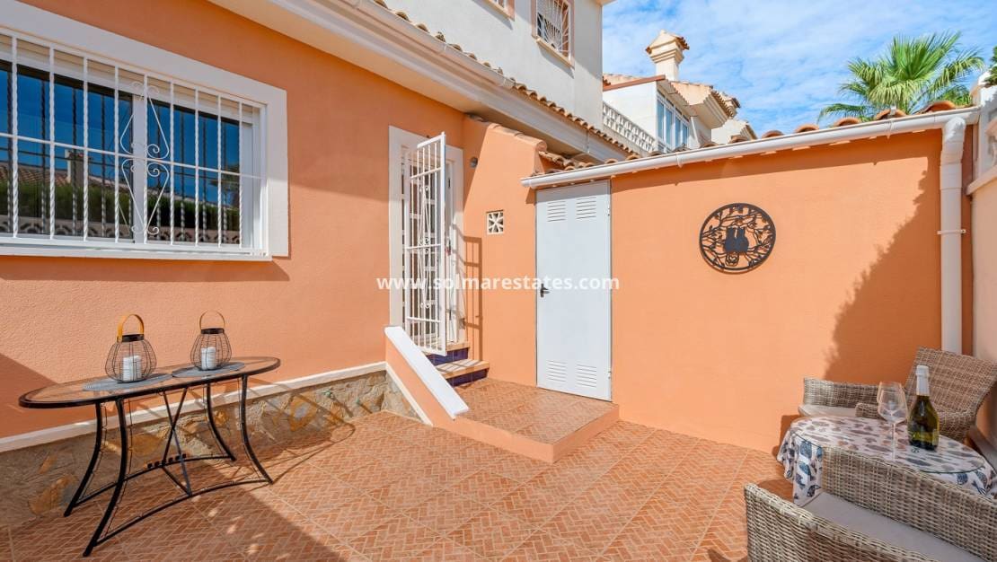 3 soveværelse Byhus til salg i Dona Pepa med swimmingpool - € 269.000 (Ref: 10145322)