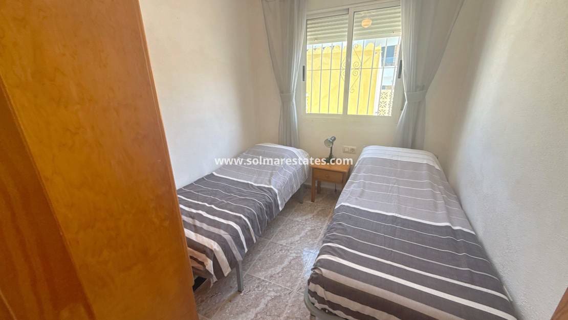 3 makuuhuone Paritalo myytävänä paikassa La Zenia mukana uima-altaan 
autotalli - 269 950 € (Ref: 10145326)