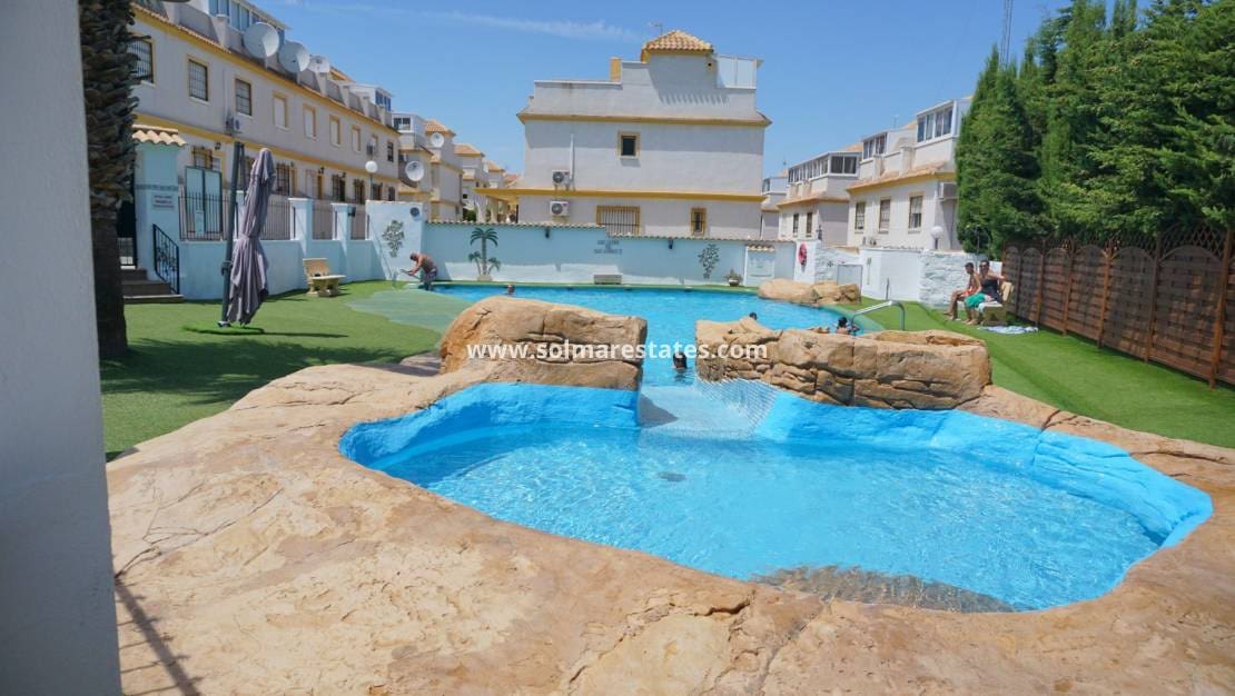 2 Zimmer Haus zu verkaufen in Algorfa mit Pool Garage - 147.500 € (Ref: 10145327)