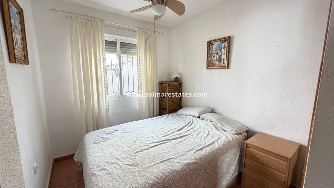 3 slaapkamer Rijtjeshuis te koop in Los Montesinos met zwembad - € 185.000 (Ref: 10145330)