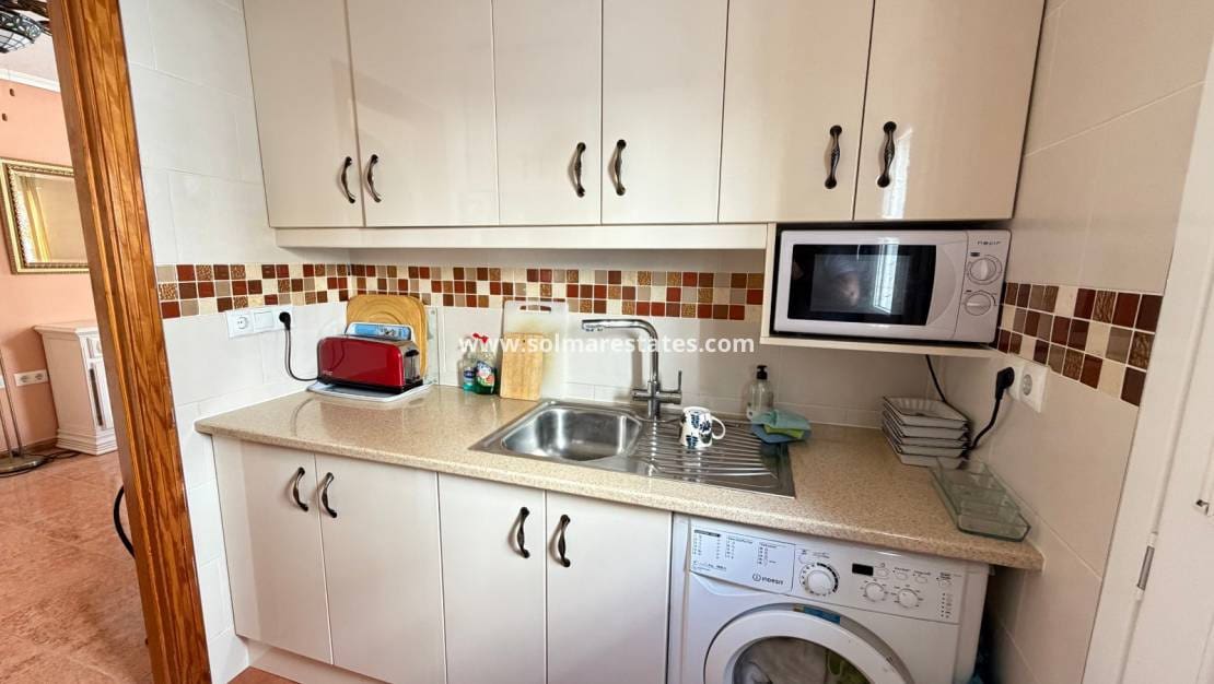 3 slaapkamer Rijtjeshuis te koop in Los Montesinos met zwembad - € 185.000 (Ref: 10145330)