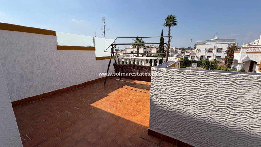 3 slaapkamer Rijtjeshuis te koop in Los Montesinos met zwembad - € 185.000 (Ref: 10145330)