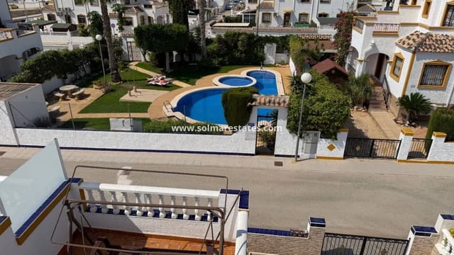 3 slaapkamer Rijtjeshuis te koop in Los Montesinos met zwembad - € 185.000 (Ref: 10145330)