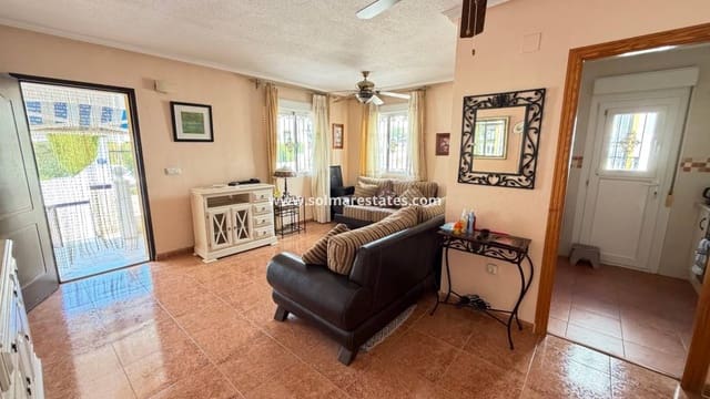3 slaapkamer Rijtjeshuis te koop in Los Montesinos met zwembad - € 185.000 (Ref: 10145330)