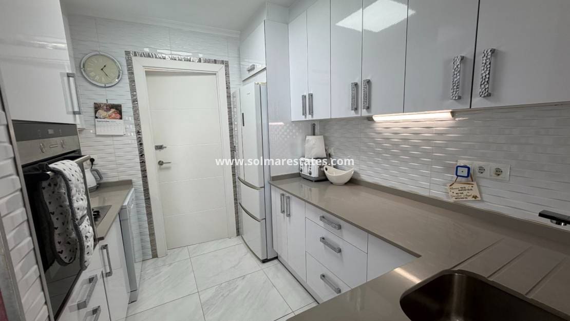 2 quarto Apartamento para venda em Los Montesinos com piscina - 155 000 € (Ref: 10153950)