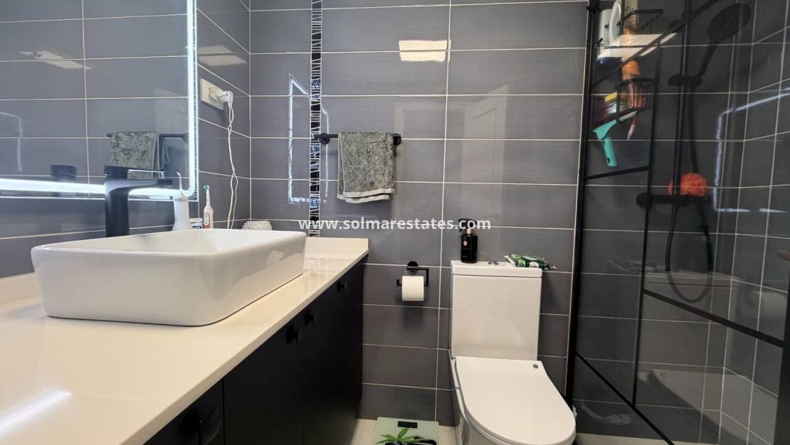 2 quarto Apartamento para venda em Los Montesinos com piscina - 155 000 € (Ref: 10153950)
