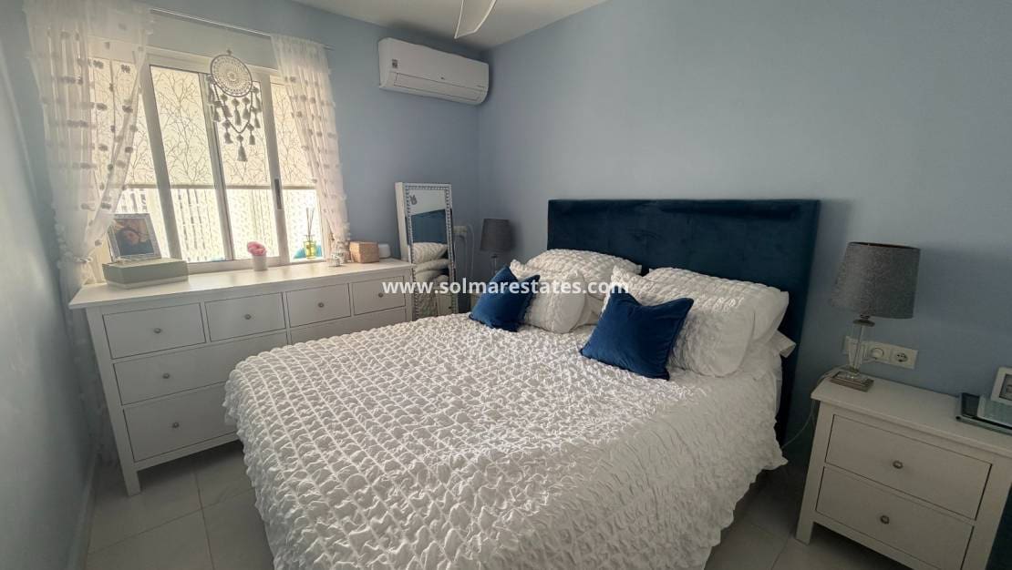 2 quarto Apartamento para venda em Los Montesinos com piscina - 155 000 € (Ref: 10153950)