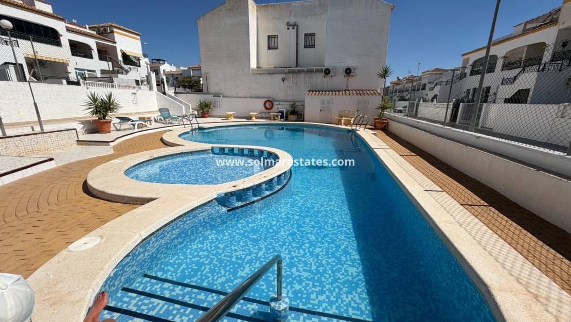 2 quarto Apartamento para venda em Los Montesinos com piscina - 155 000 € (Ref: 10153950)