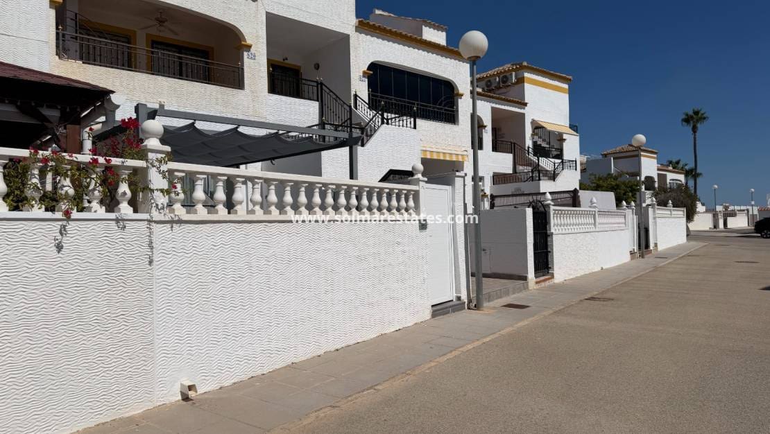 2 quarto Apartamento para venda em Los Montesinos com piscina - 155 000 € (Ref: 10153950)