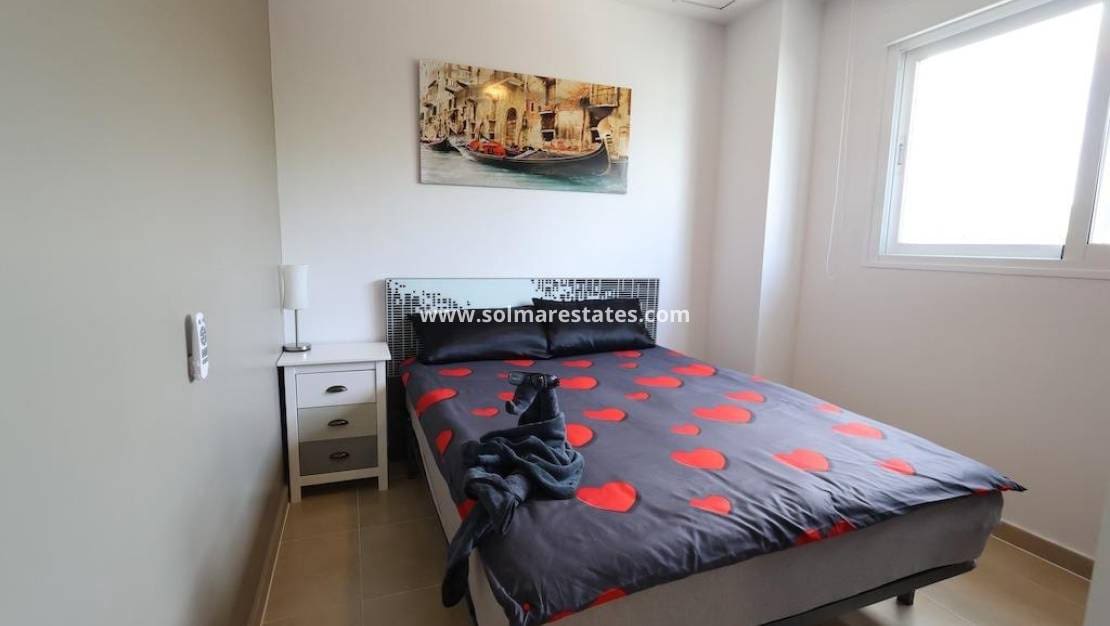 2 Zimmer Apartment zu verkaufen in Villamartin mit Pool - 278.000 € (Ref: 10157038)