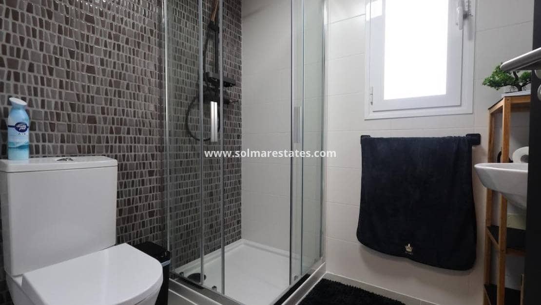 2 Zimmer Apartment zu verkaufen in Villamartin mit Pool - 278.000 € (Ref: 10157038)