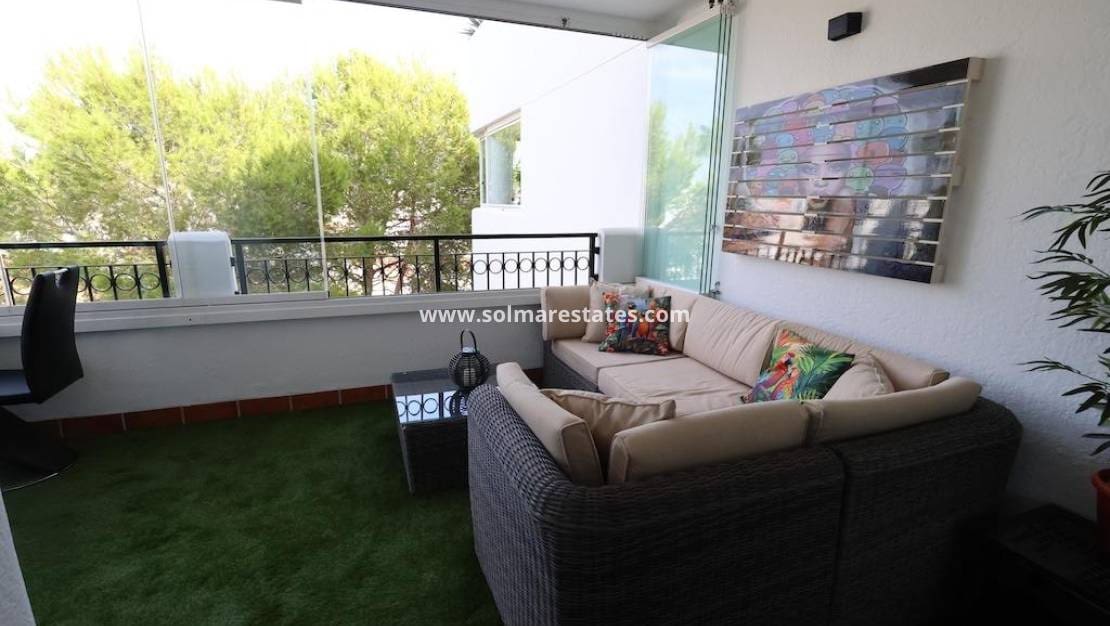 2 Zimmer Apartment zu verkaufen in Villamartin mit Pool - 278.000 € (Ref: 10157038)