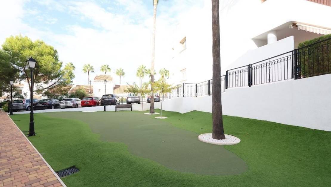 2 Zimmer Apartment zu verkaufen in Villamartin mit Pool - 278.000 € (Ref: 10157038)