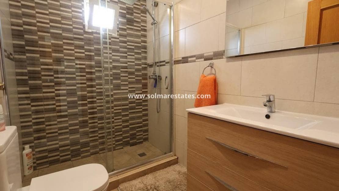 2 bedroom Apartment for sale in La Zenia with pool garage - € 165,000 (Ref: 10157039)