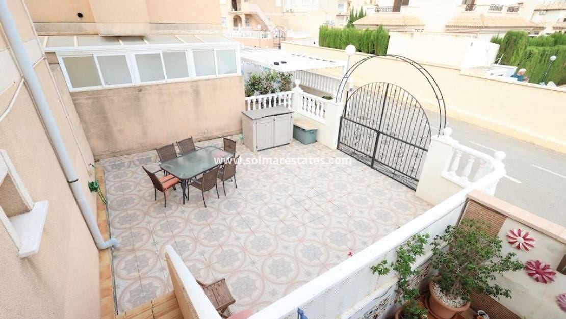 2 bedroom Apartment for sale in La Zenia with pool garage - € 165,000 (Ref: 10157039)