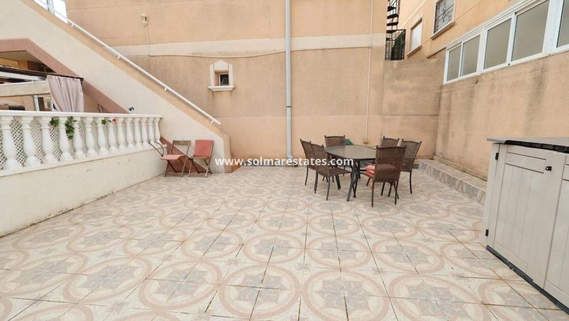 2 bedroom Apartment for sale in La Zenia with pool garage - € 165,000 (Ref: 10157039)