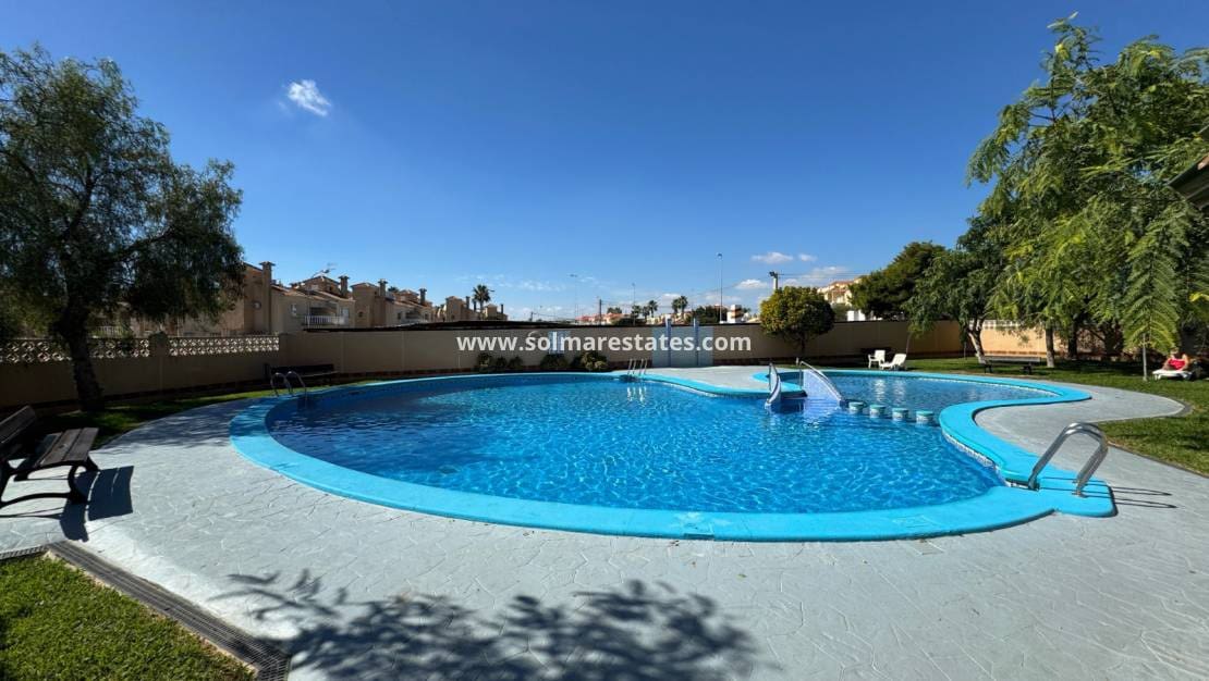 3 sovrum Lägenhet till salu i La Florida med pool - 179 000 € (Ref: 10157040)