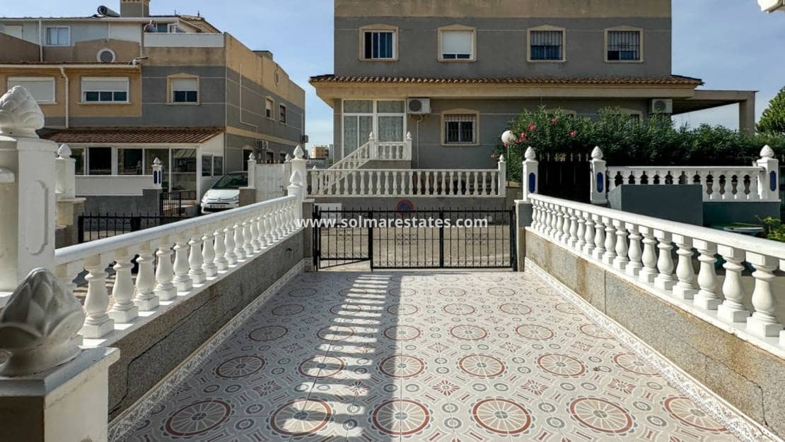 2 chambre Maison de Ville à vendre à Playa Flamenca avec piscine - 180 000 € (Ref: 10158437)