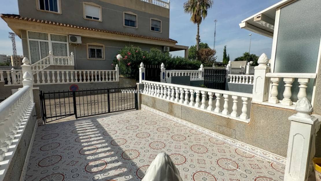 2 chambre Maison de Ville à vendre à Playa Flamenca avec piscine - 180 000 € (Ref: 10158437)