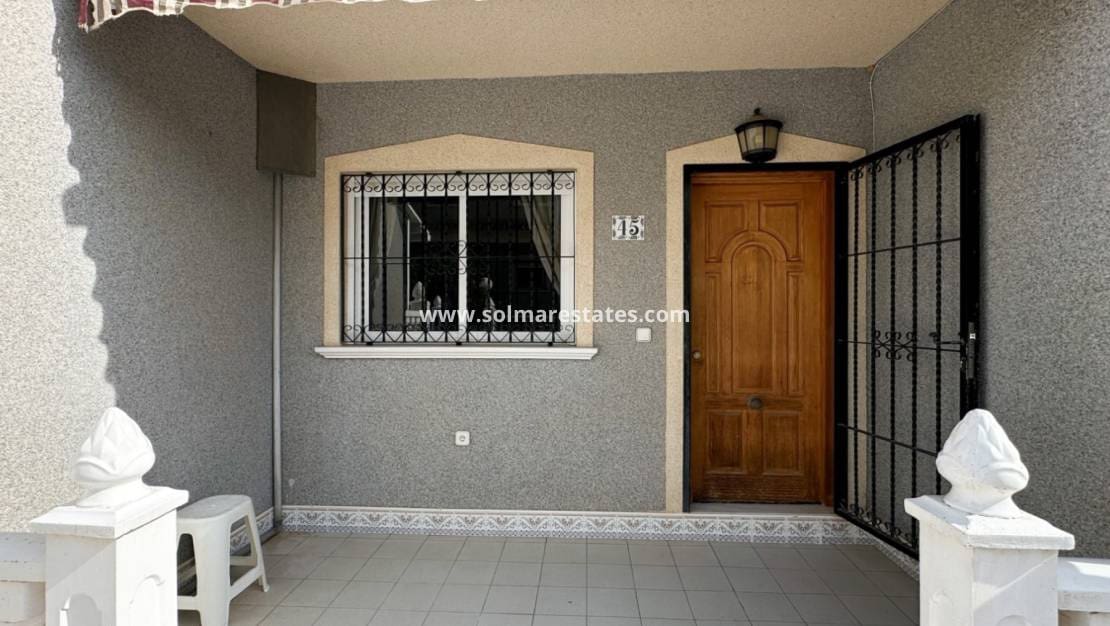 2 chambre Maison de Ville à vendre à Playa Flamenca avec piscine - 180 000 € (Ref: 10158437)
