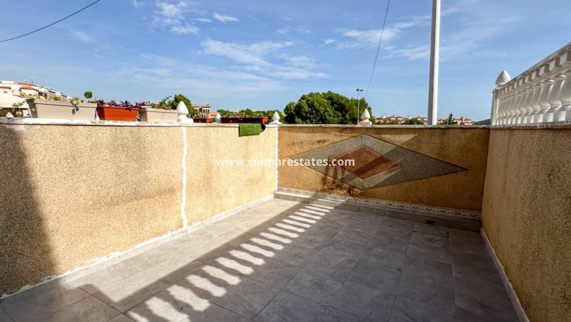 2 chambre Maison de Ville à vendre à Playa Flamenca avec piscine - 180 000 € (Ref: 10158437)