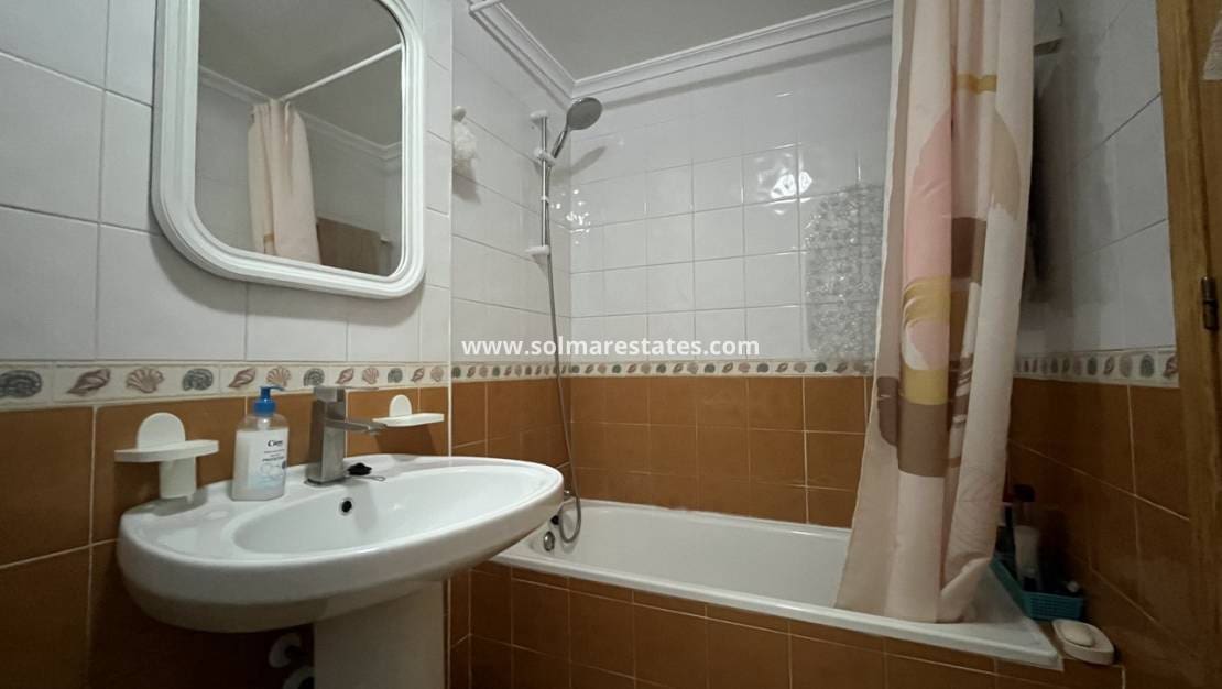 2 sypialnia Apartament na sprzedaż w Algorfa z basenem garażem - 120 000 € (Ref: 10159964)