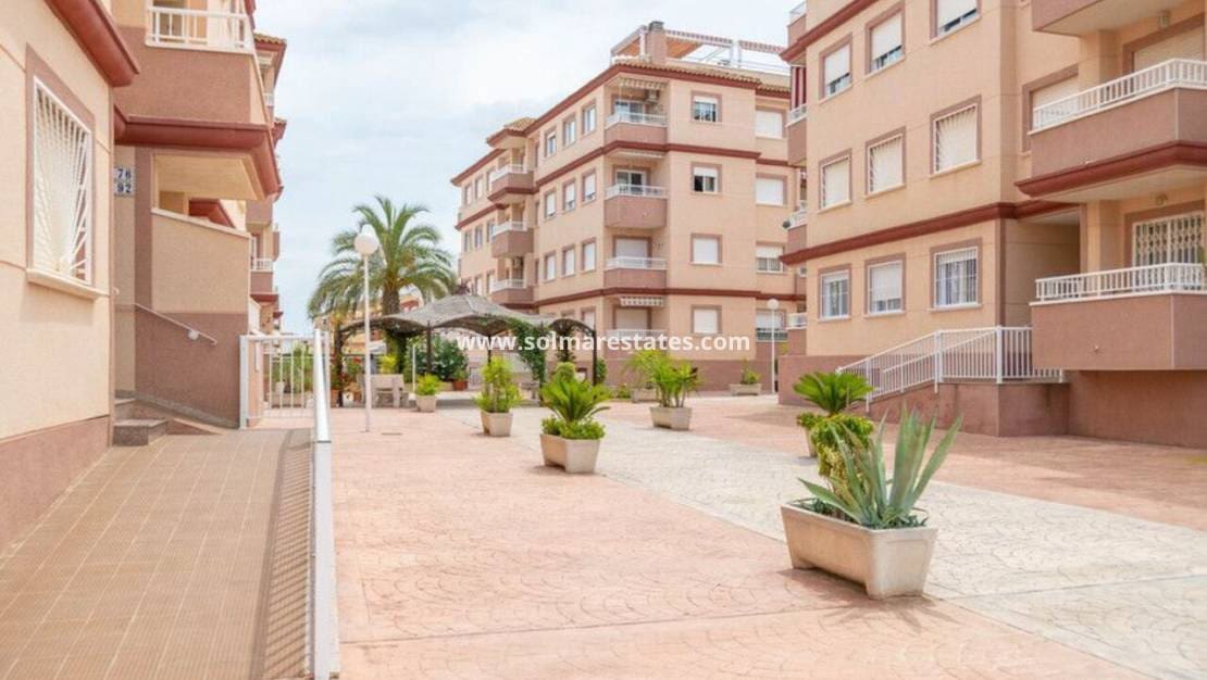 2 sypialnia Apartament na sprzedaż w Algorfa z basenem garażem - 120 000 € (Ref: 10159964)