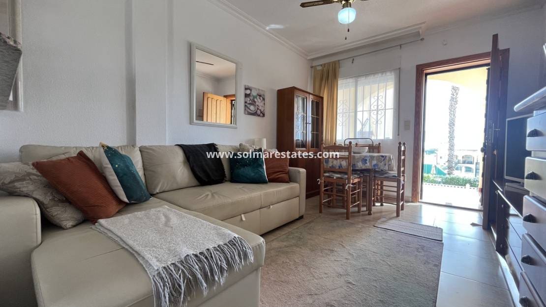 2 bedroom Apartment for sale in Algorfa with pool - € 155,000 (Ref: 10159965)