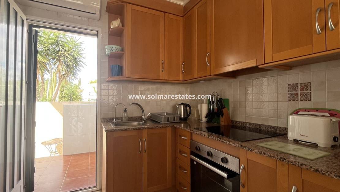 2 bedroom Apartment for sale in Algorfa with pool - € 155,000 (Ref: 10159965)