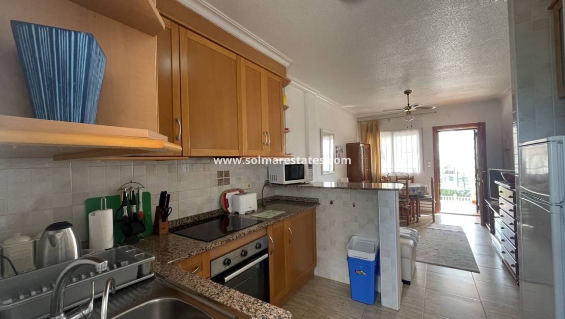 2 bedroom Apartment for sale in Algorfa with pool - € 155,000 (Ref: 10159965)