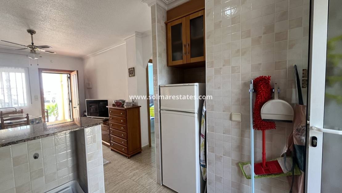 2 bedroom Apartment for sale in Algorfa with pool - € 155,000 (Ref: 10159965)