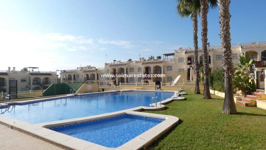 2 bedroom Apartment for sale in Algorfa with pool - € 155,000 (Ref: 10159965)