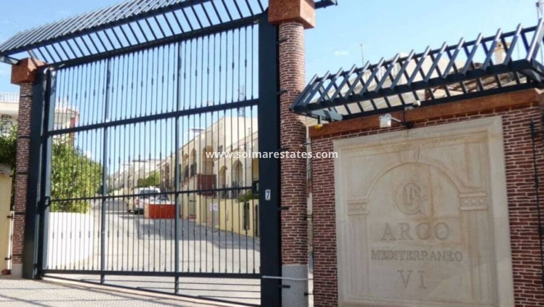2 bedroom Apartment for sale in Algorfa with pool - € 155,000 (Ref: 10159965)