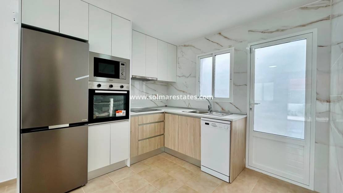 2 slaapkamer Bungalow te koop in La Siesta - € 159.950 (Ref: 10160089)