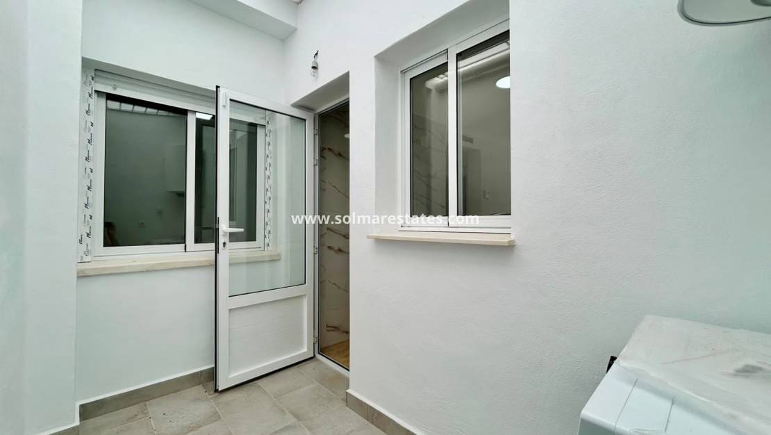 2 slaapkamer Bungalow te koop in La Siesta - € 159.950 (Ref: 10160089)