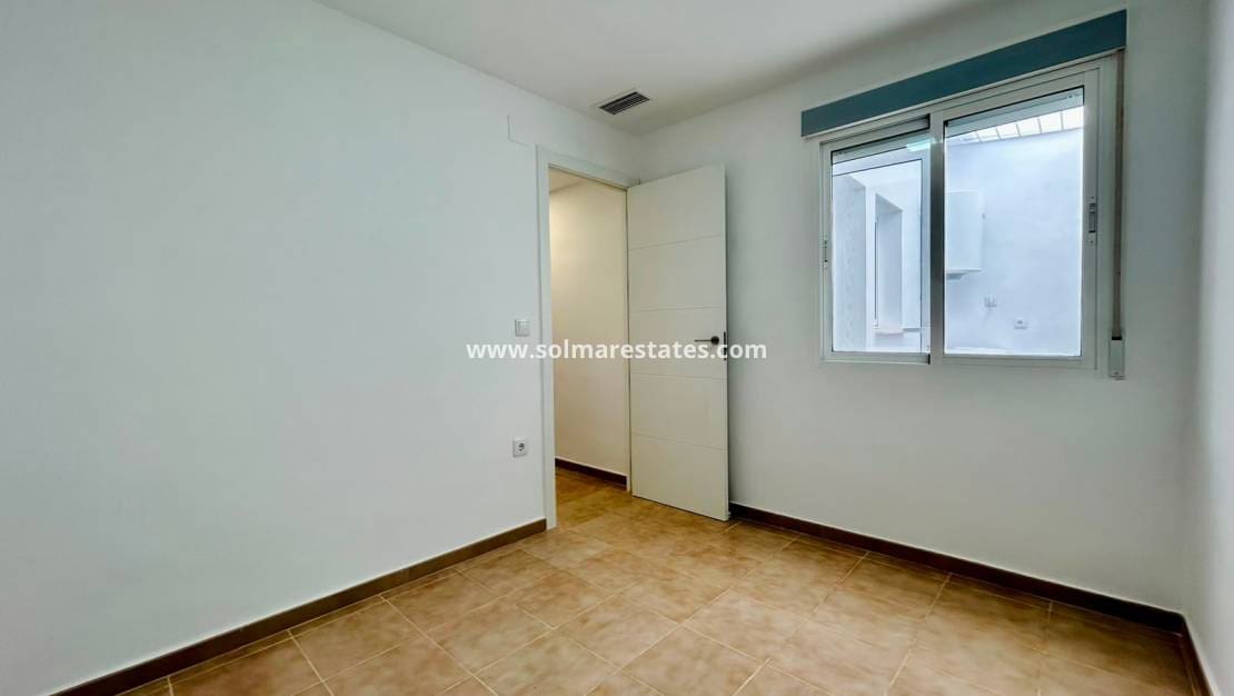 2 slaapkamer Bungalow te koop in La Siesta - € 159.950 (Ref: 10160089)