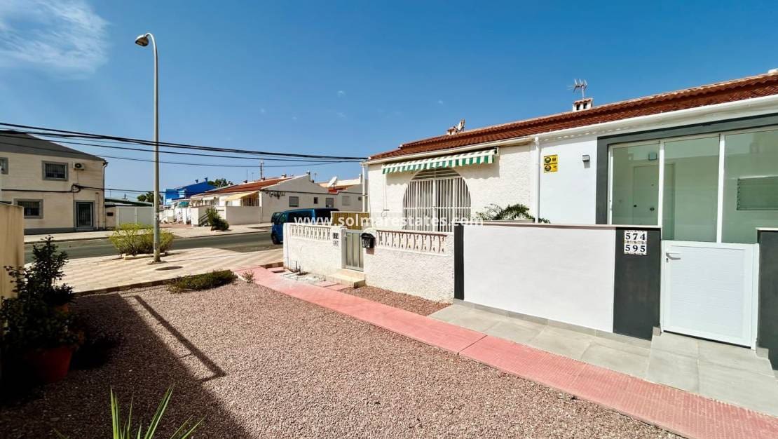 2 slaapkamer Bungalow te koop in La Siesta - € 159.950 (Ref: 10160089)