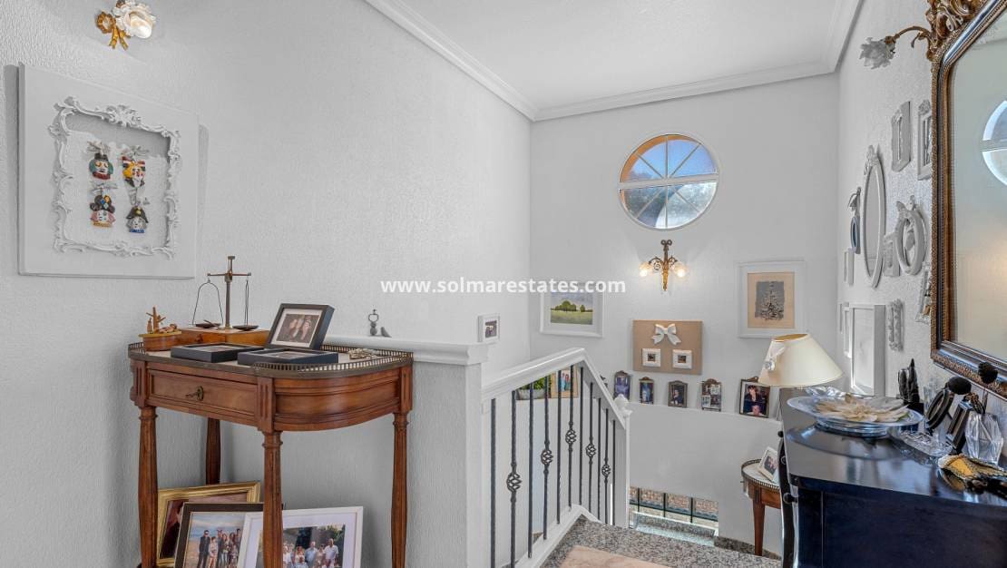 3 bedroom Townhouse for sale in Villamartin with pool garage - € 265,000 (Ref: 10160090)