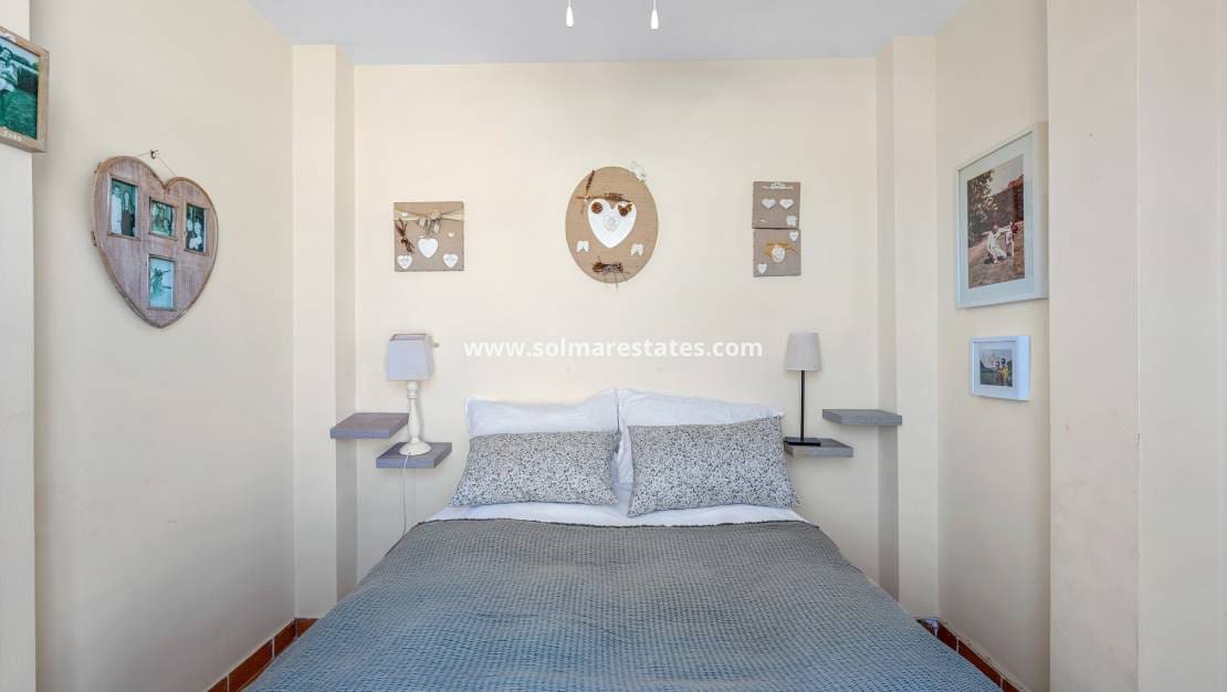 3 bedroom Townhouse for sale in Villamartin with pool garage - € 265,000 (Ref: 10160090)