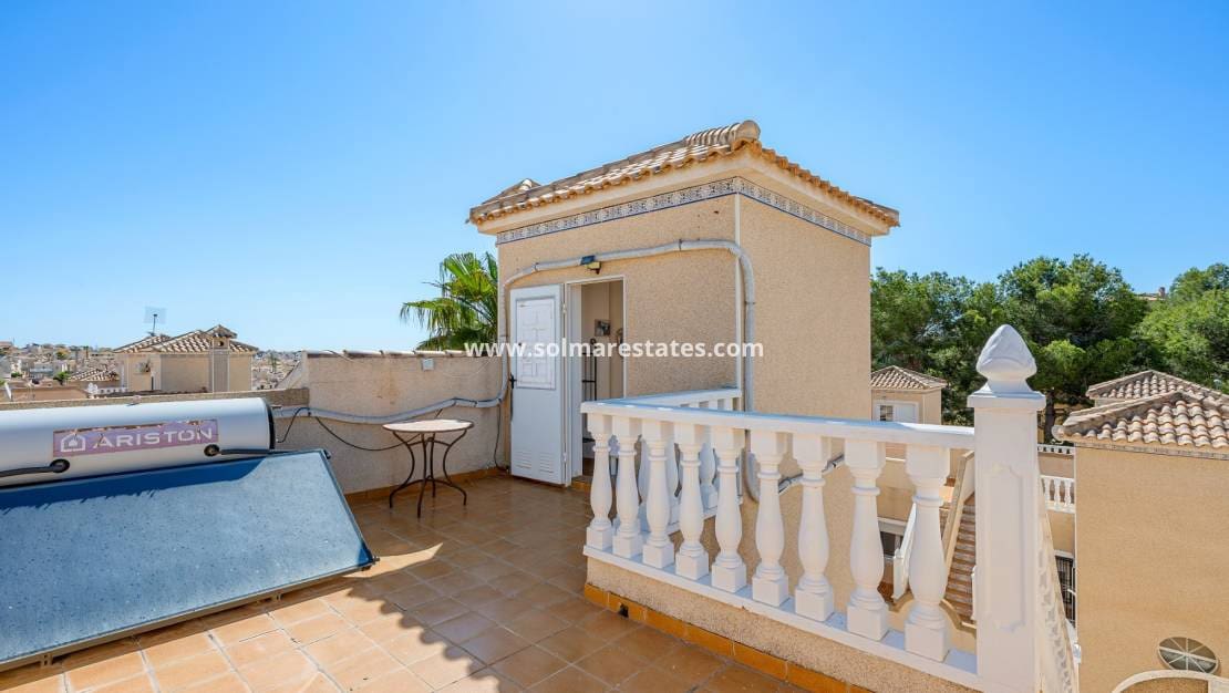 3 bedroom Townhouse for sale in Villamartin with pool garage - € 265,000 (Ref: 10160090)