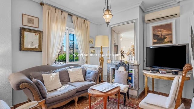 3 sypialnia Dom na sprzedaż w Villamartin, Orihuela z basenem garażem - 265 000 € (Ref: 10160090)