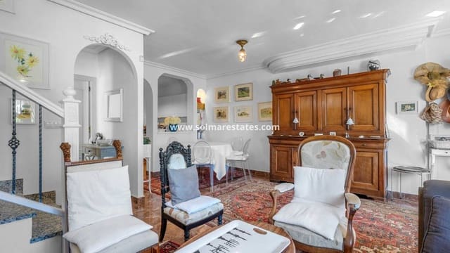 3 sypialnia Dom na sprzedaż w Villamartin, Orihuela z basenem garażem - 265 000 € (Ref: 10160090)