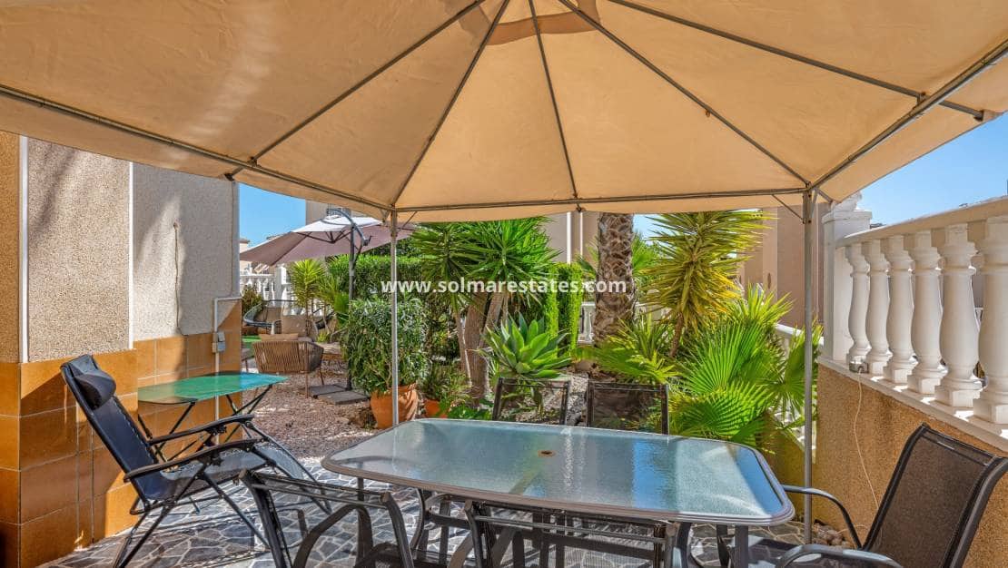3 bedroom Townhouse for sale in Villamartin with pool garage - € 265,000 (Ref: 10160090)
