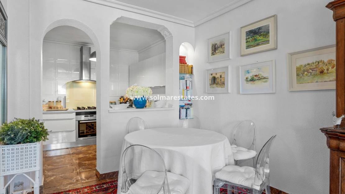 3 bedroom Townhouse for sale in Villamartin with pool garage - € 265,000 (Ref: 10160090)