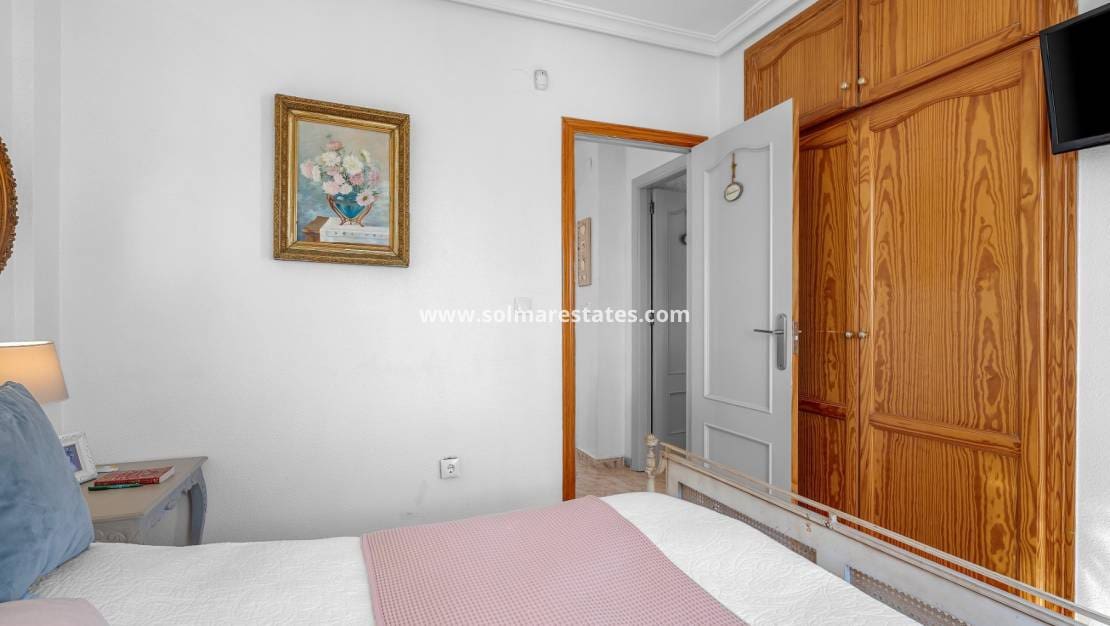 3 bedroom Townhouse for sale in Villamartin with pool garage - € 265,000 (Ref: 10160090)
