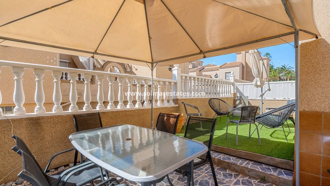 3 bedroom Townhouse for sale in Villamartin with pool garage - € 265,000 (Ref: 10160090)