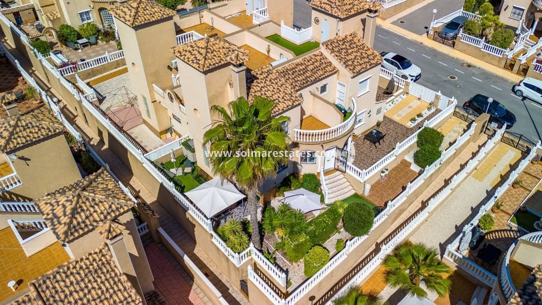 3 bedroom Townhouse for sale in Villamartin with pool garage - € 265,000 (Ref: 10160090)