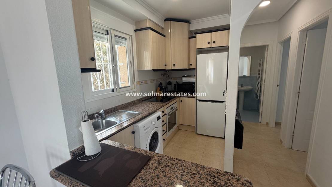 2 soveværelse Lejlighed til salg i La Marquesa med swimmingpool garage - € 159.900 (Ref: 10160092)
